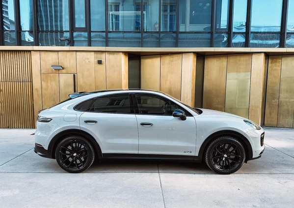 Porsche Cayenne cena 550000 przebieg: 93500, rok produkcji 2021 z Warszawa małe 121